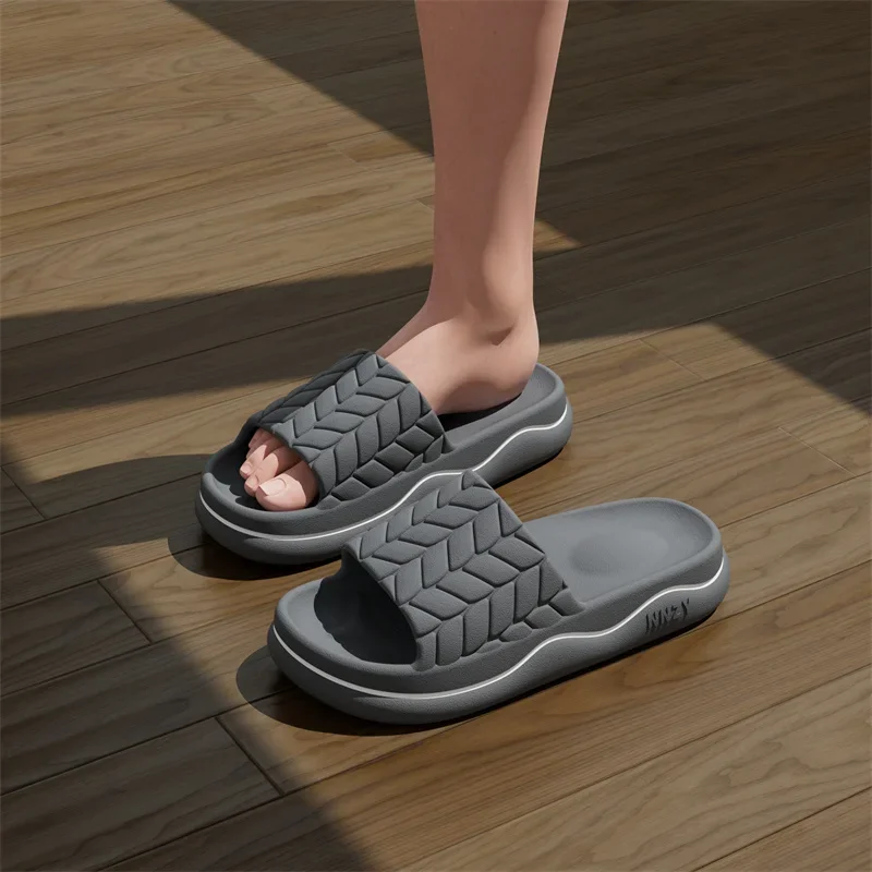 النساء الصيف سميكة وحيد المضادة للانزلاق النعال الرجال المنزل داخلي في الهواء الطلق صنادل شاطئ أزياء السيدات سحابة الأحذية