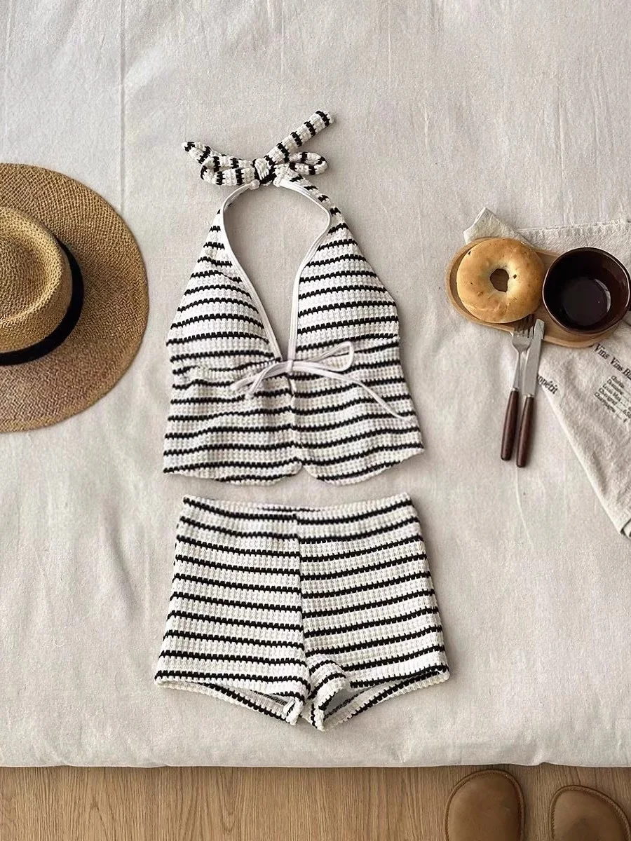 Black And White Korean Style Vacation Bikini Strapless Neck Hanging Photography High Value Visual Appeal Separate Swimsuit view 4