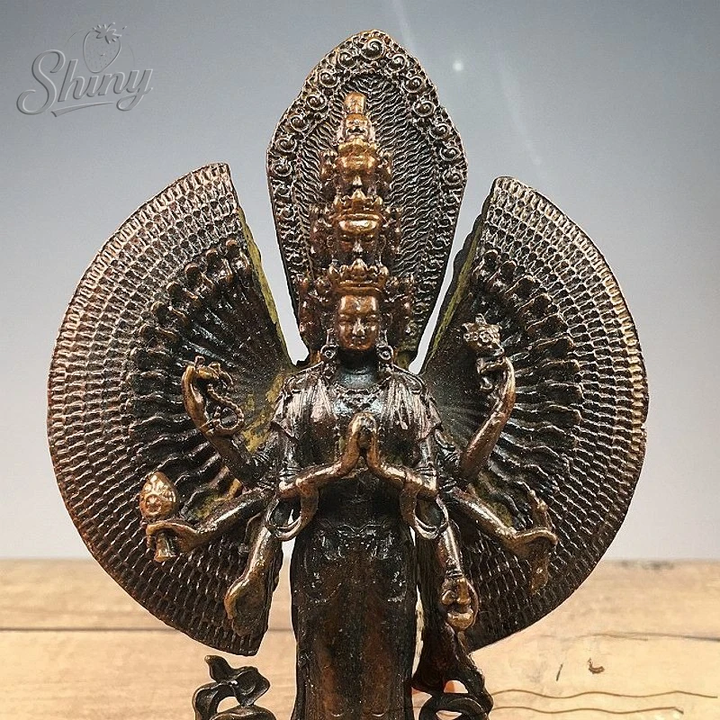 البوذية التبتية أحد عشر وجهًا آلاف المسلحة أفالوكيتيشفارا بوديساتفا تمثال برونزي لعرض العبادة المنزلية