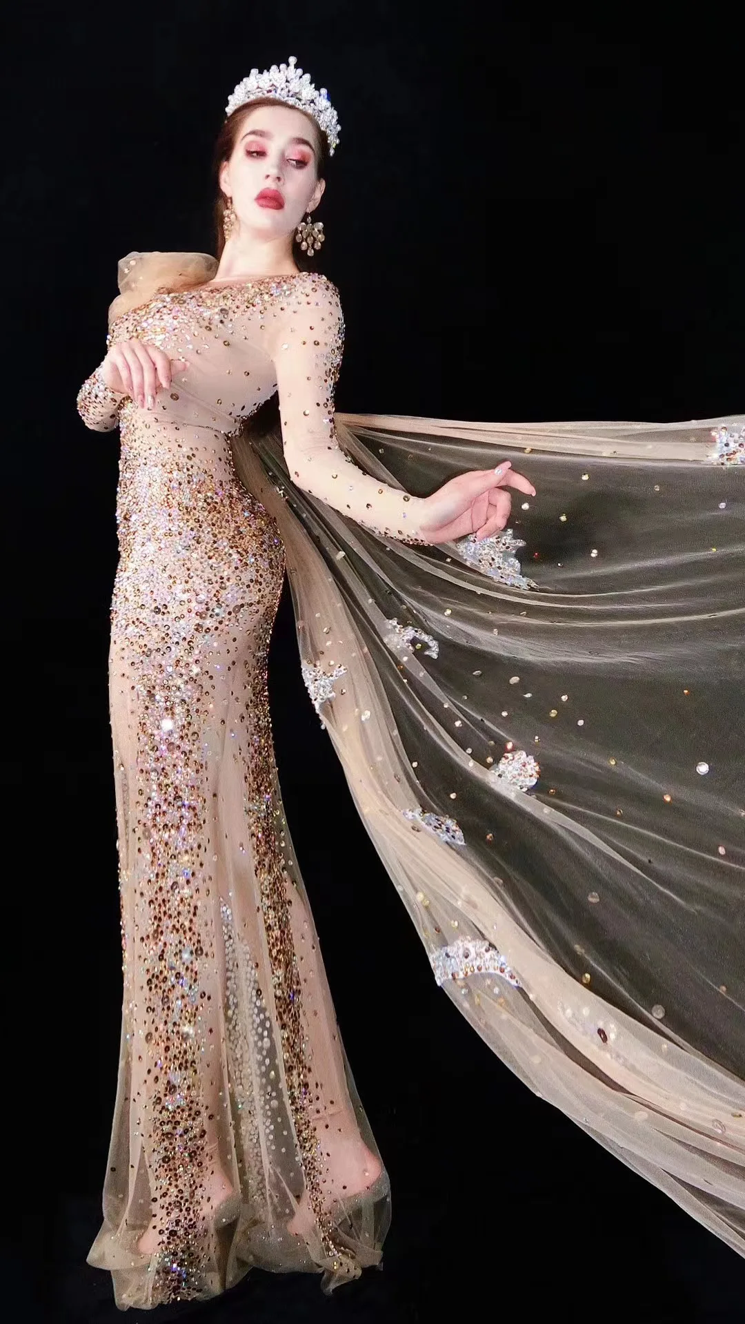 女性用セクシーなシースルーメッシュイブニングロングドレス、クリスタルラインストーン装飾、結婚式、パーティー、ステージ衣装、女神、歌手向け