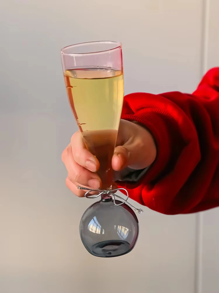 

Nordic High-End Sparkling Wine Glasses Set Wedding Gift Champagne Flutes Couple Matching Contrasting Design for Newlyweds