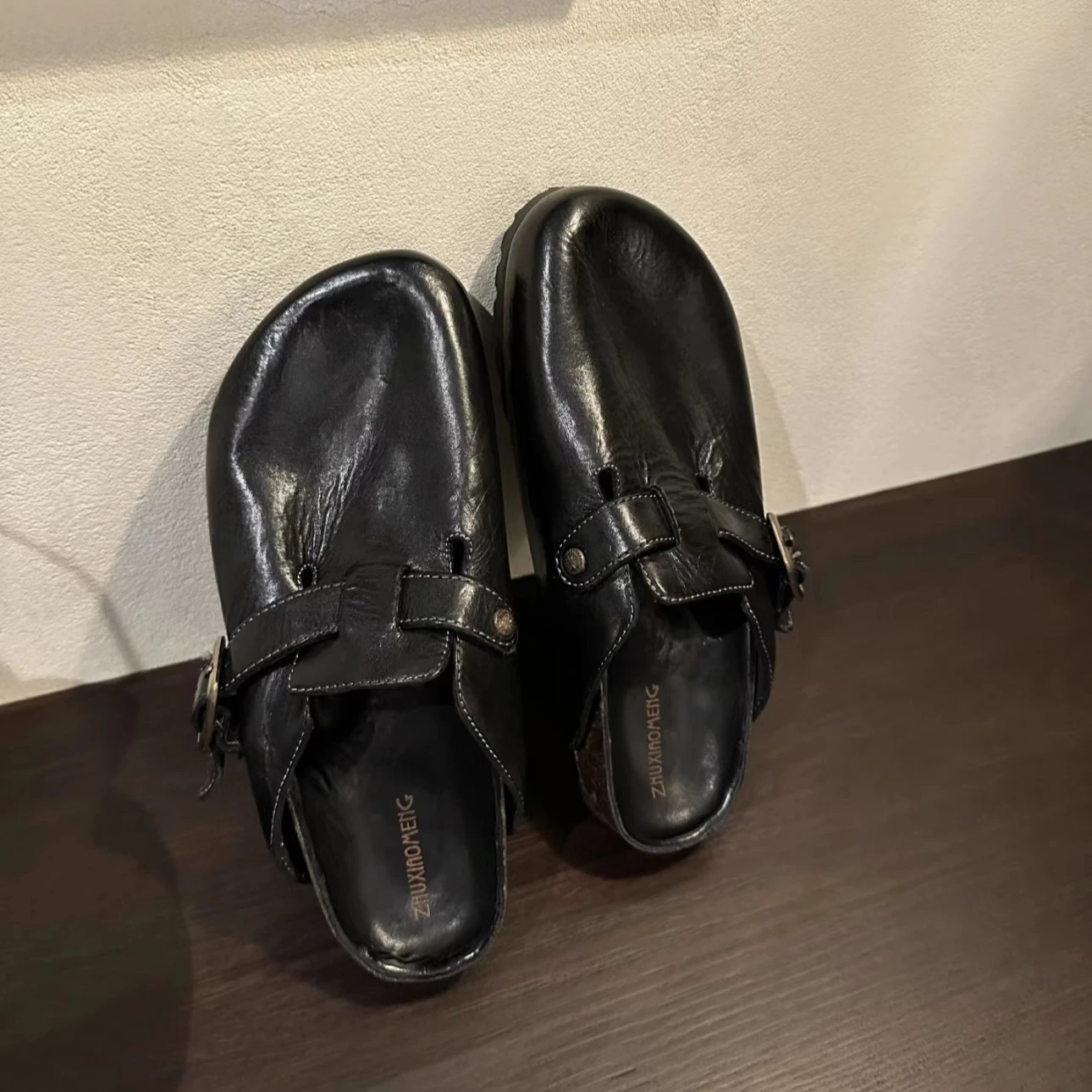 Women Leather Slippers with Toe Caps Casual Shallow Mouth Women Shoes Belt Buckle Design Flat Shoes for Outdoor Comfort Fashion view 6