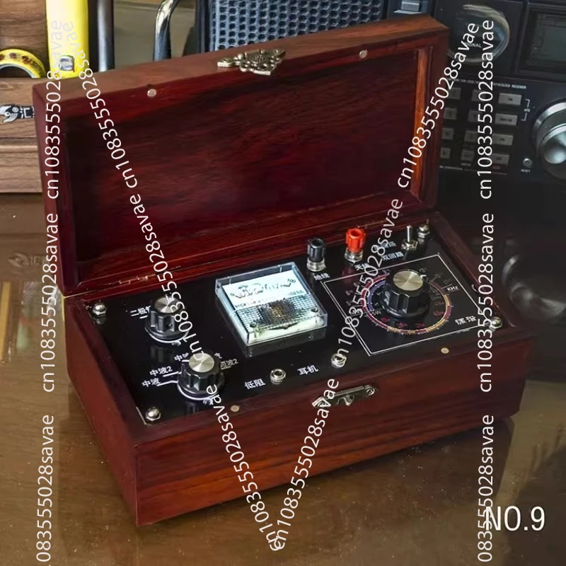 Retro Ore Radio, Medium and Short Wave Ore Machine Engraving Flower Box