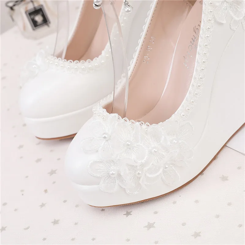 Sweet White Flower Pearl Tassel Wristband Womens Wedding Shoes High Heels Platform Ladies Party Dress Wedges Bridesmaid Pumps