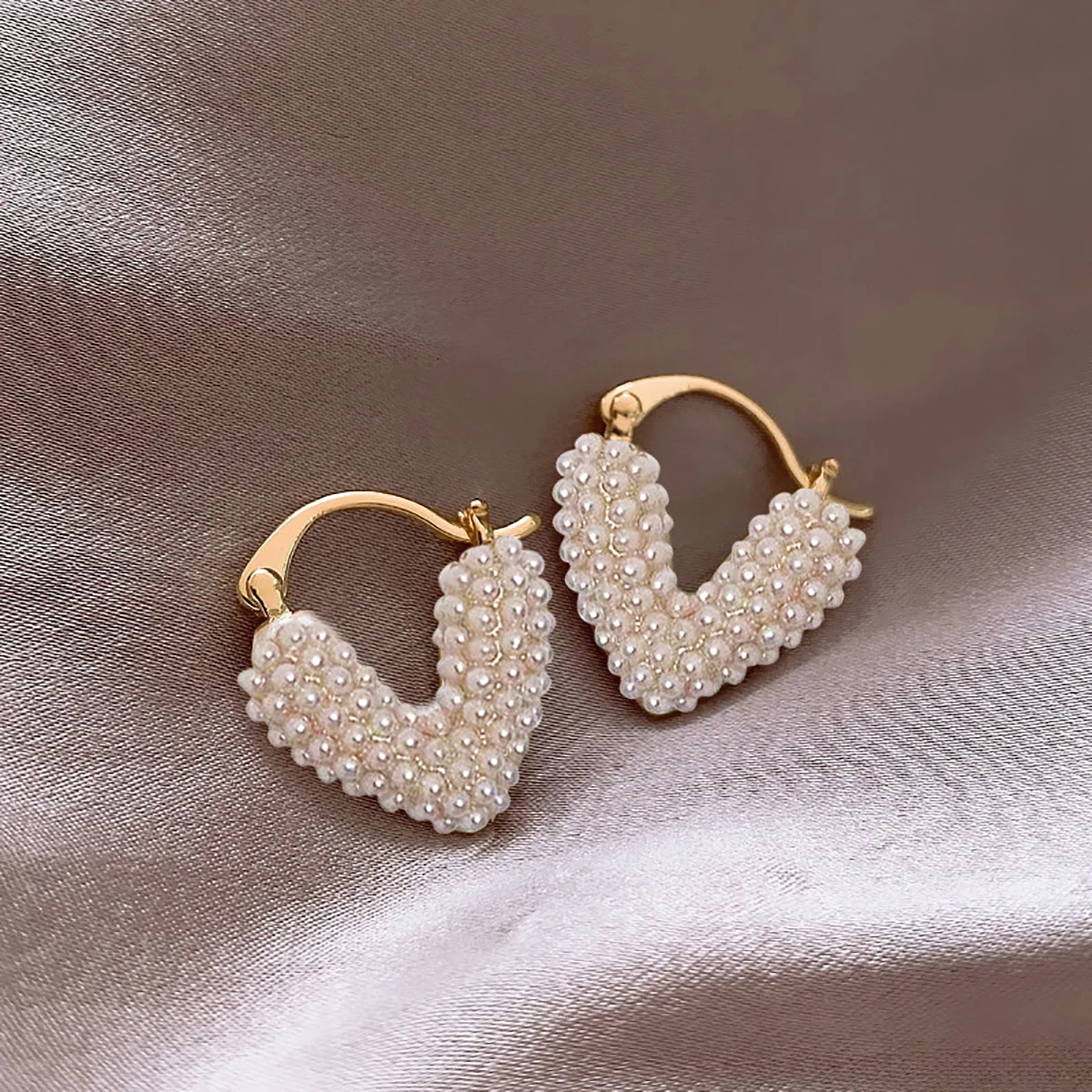 Light Luxury Unique New Design Love lmitation Pearl Earrings Heart Hoop Earring for Women Wedding Prom Metaljewelry Fashion Jewe