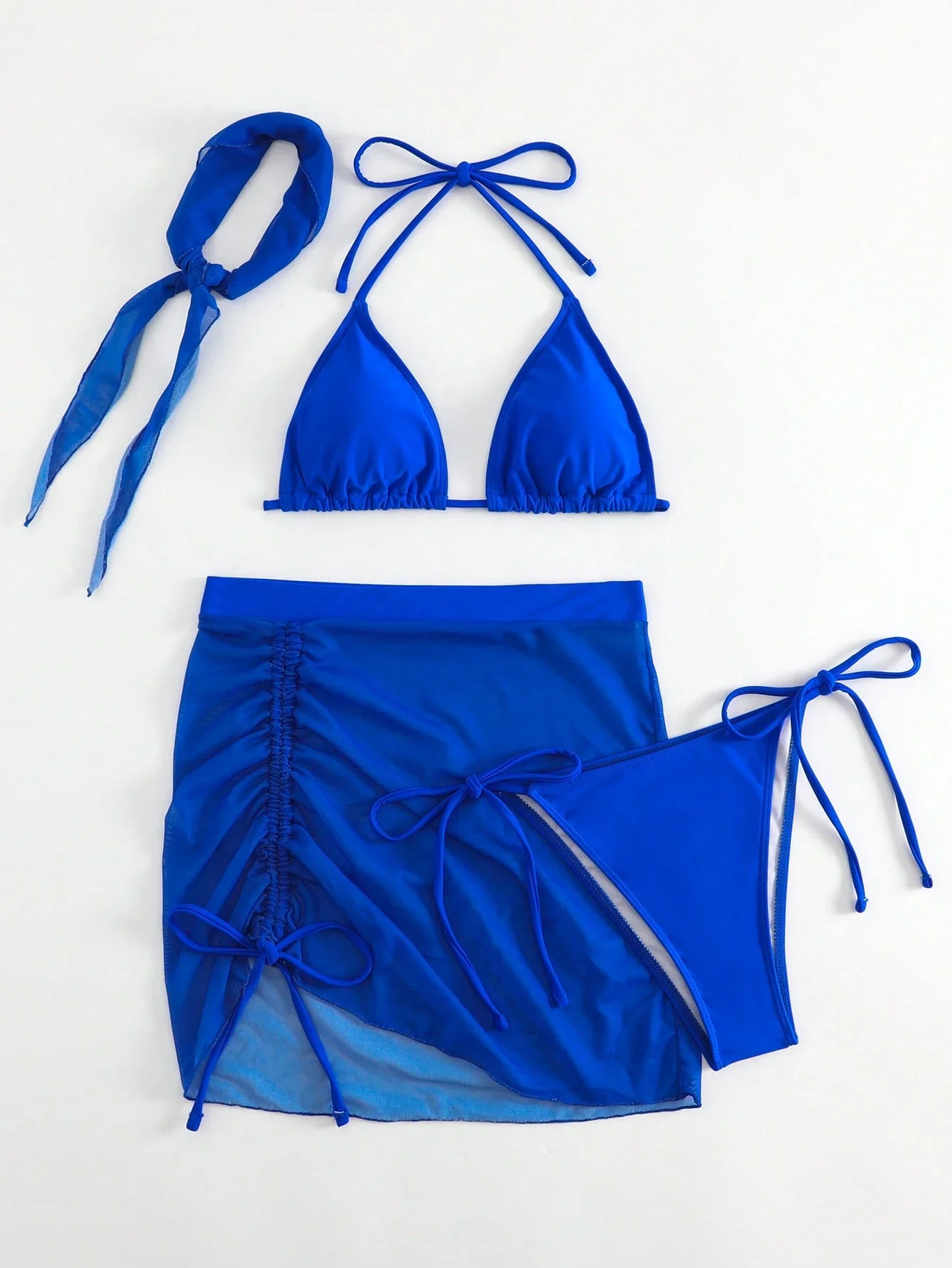 

Ярко-синий треугольный бикини-халтер с прозрачной юбкой-накидкой и подходящим платком для головы