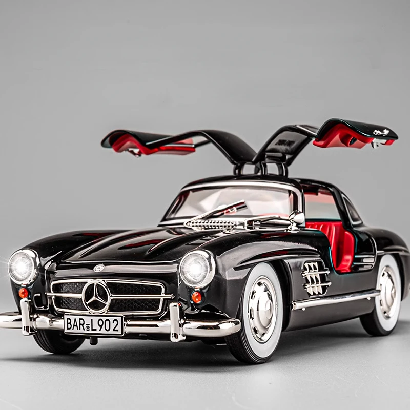 1:24 Mercedes-Benz 300SL Classic Car Alloy Diecast Car Model Home Interior Decoration Ornaments Sound & Light Collect Gift C361