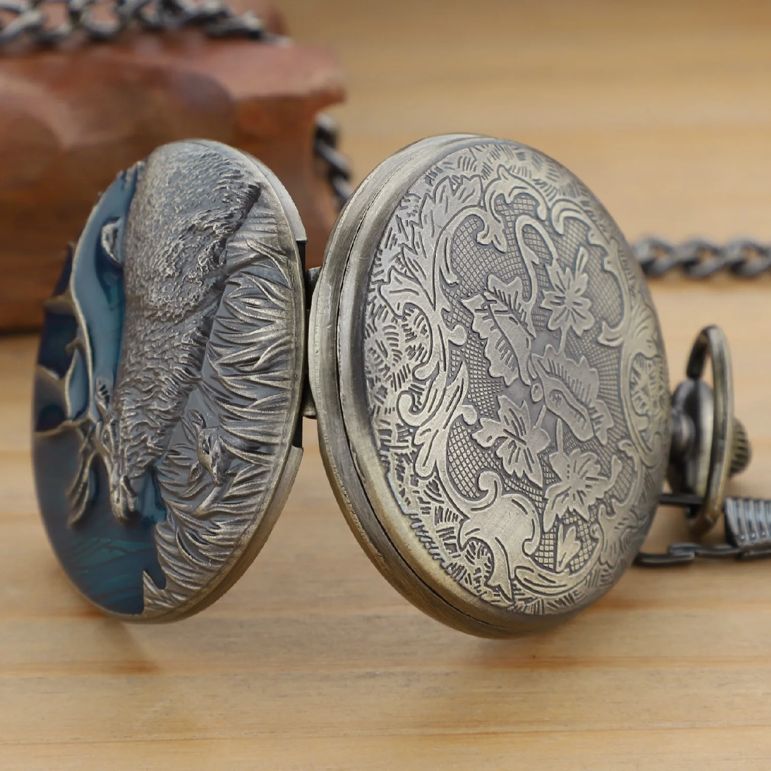 Blue Exquisite Reindeer Oil Painting Men's and Women's Quartz Pocket Watch Retro Fashion Necklace Pendant Student Christmas Gift