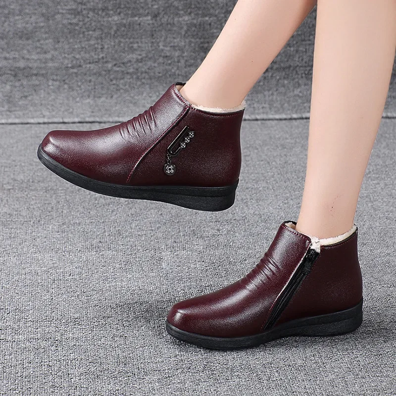 

Leather Boots 2024 New Winter Middle-aged Flat Bottom Shoes for Women Soft Bottom Non-slip Wool Warm Cotton Shoes Women Boots