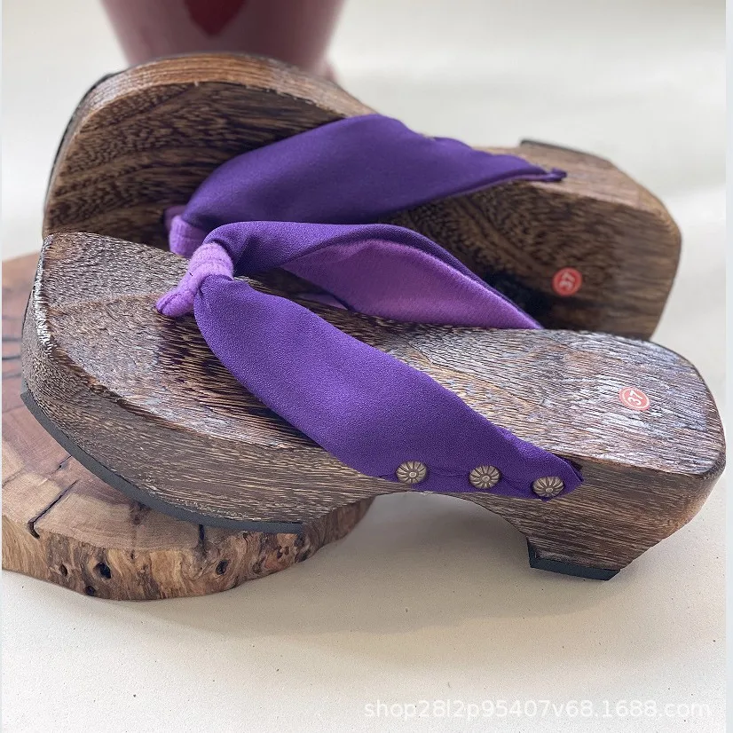 

2026 New Women's Japanese Style Crescent Geta Sandals Solid Color Modified Platform High Heel Thong Slippers For Cosplay