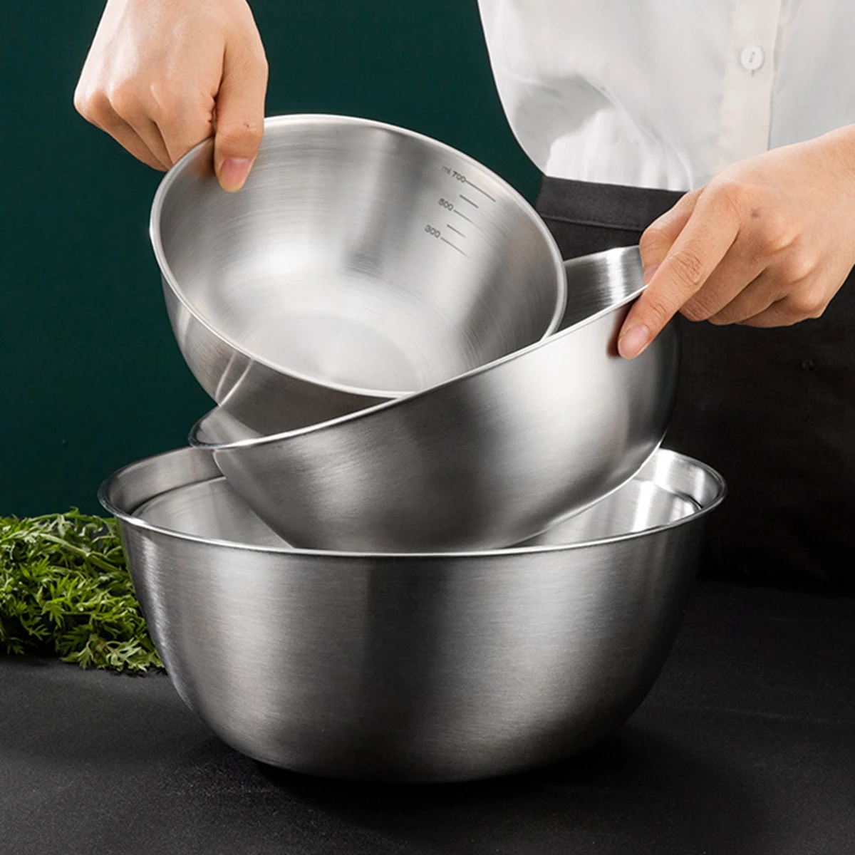 4Pcs 304 Stainless Steel Bowls Nesting Whisking Salad Bowls Set with Scale Mixing Bowls For Cooking Baking Storage Tableware