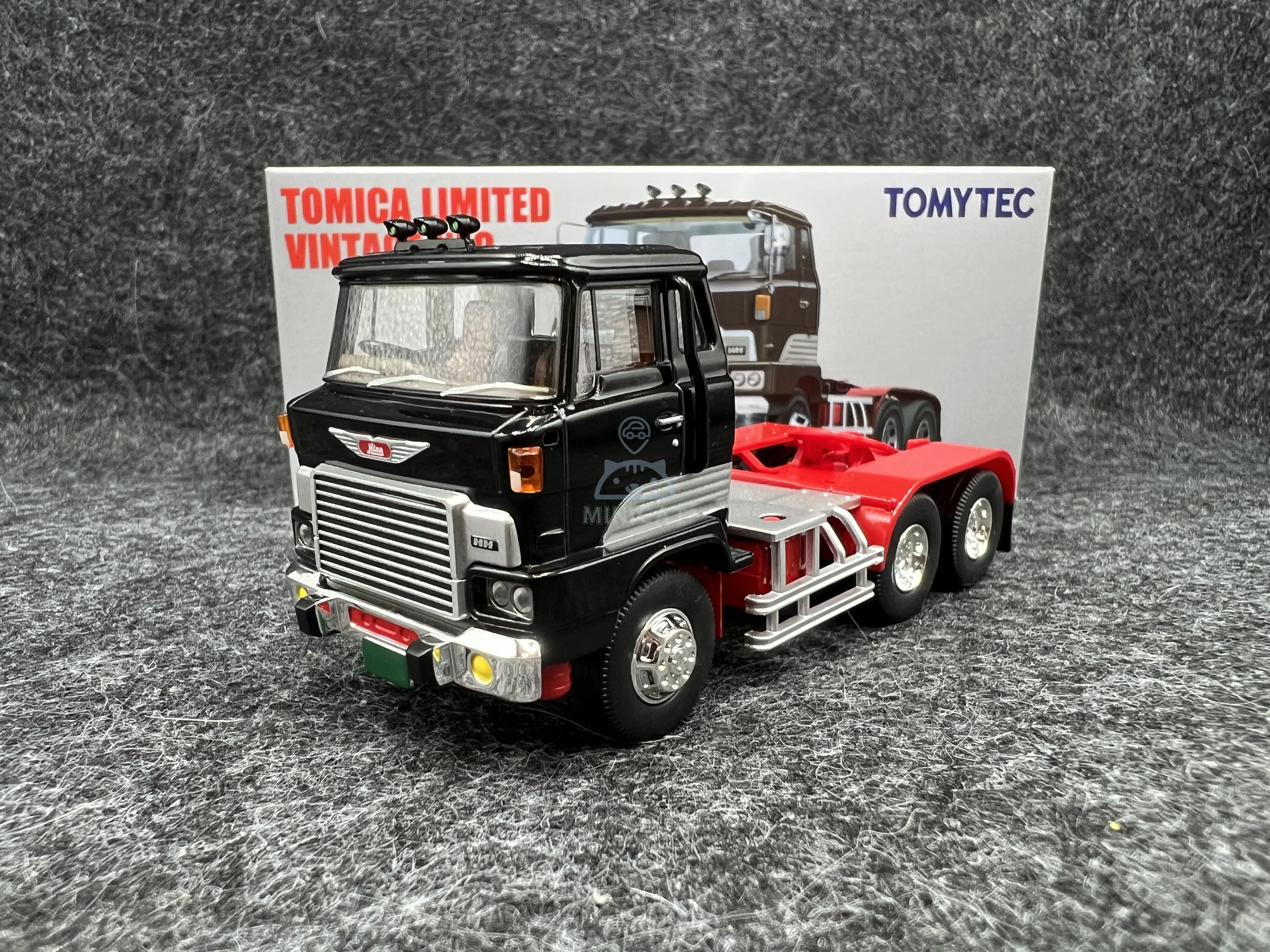 TAKARA TOMY TOMICA 1:64 TLV LV-N166b Hino HH341 Drag alloy compression shaft miniature model, adult decoration, birthday gift