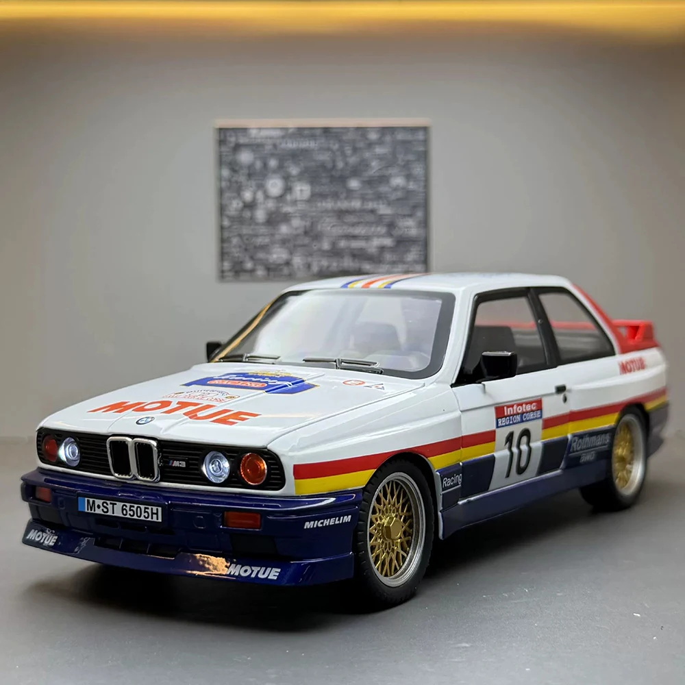 Model samochodu M3 ze stopu metalu, skala 1:24, 530Li, zabawka, otwierane drzwi, dźwięk, światło, napęd pull-back, miniaturowe pojazdy, prezenty świąteczne dla dzieci.