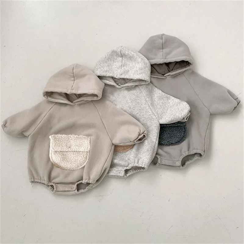 

2025 Winter New Baby Girl Fleece Hooded Bodysuit Cute Plush Large Pocket Toddler Boy Long Sleeve Casual Warm Jumpsuit 0-24M