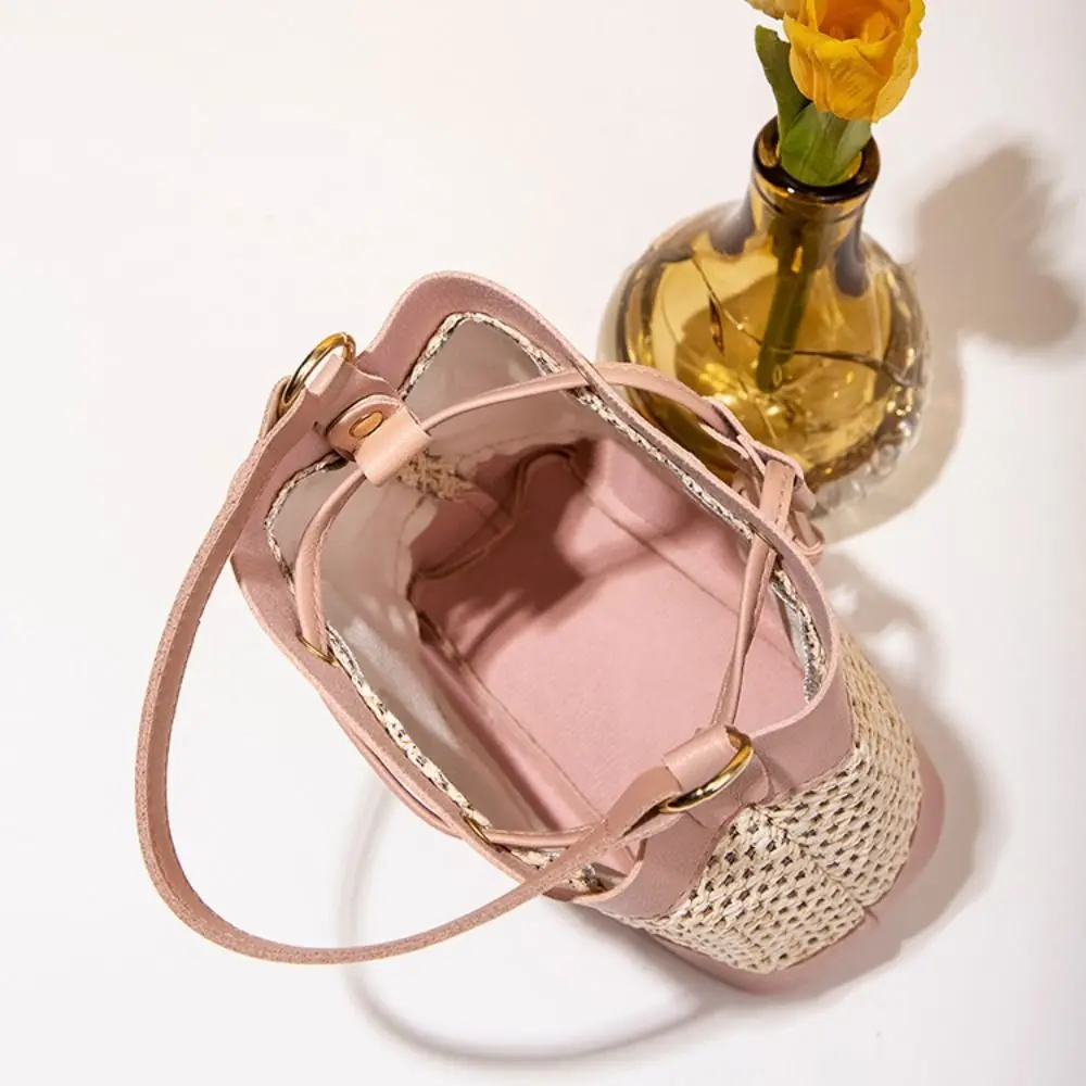 

Bundle Pocket Straw Crossbody Bag Commute Woven Drawstring Bucket Bag Large Capacity Messenger Bag Beach Shoulder Bag Ladies