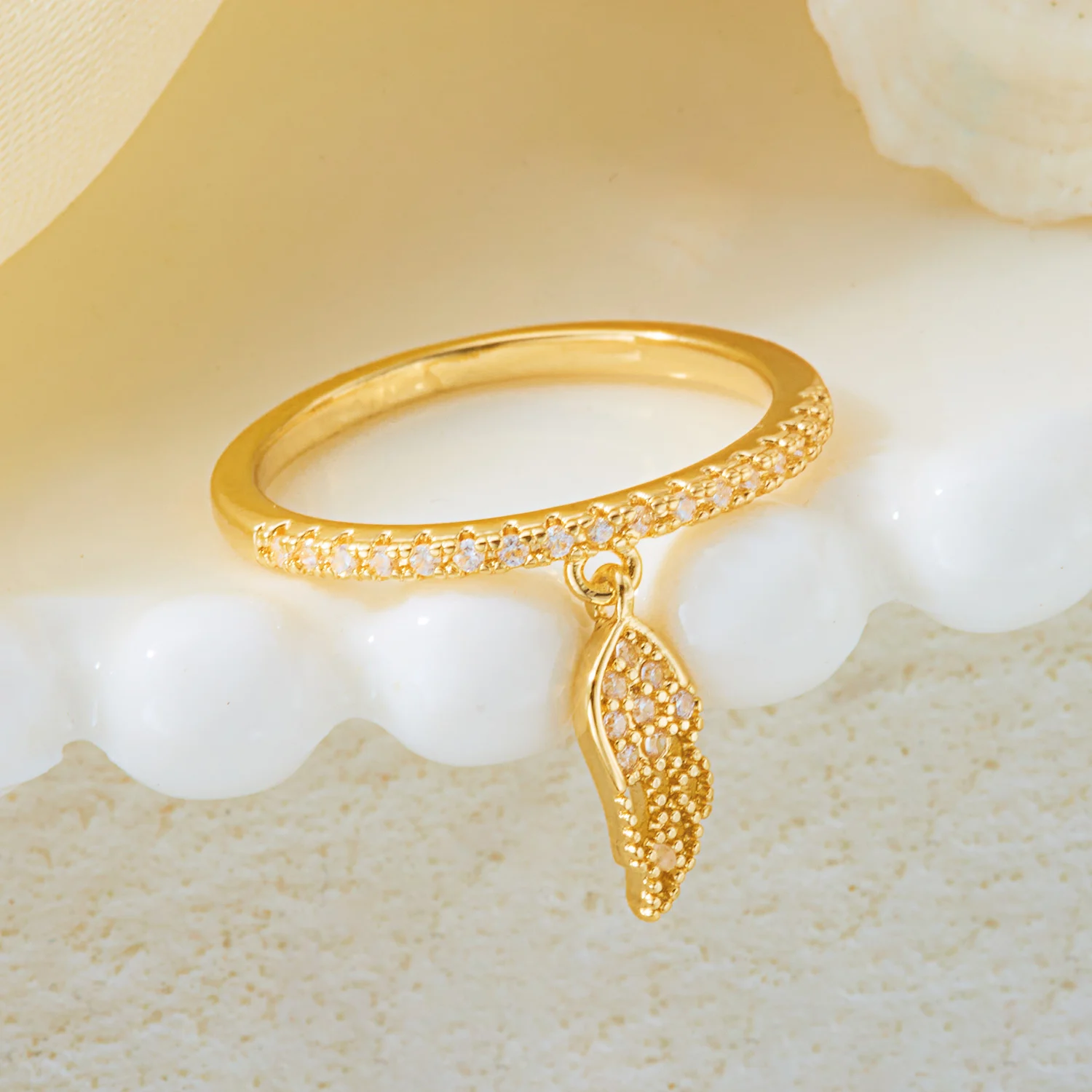 2026 Design Sense Flügel-Feder-Anhängerring für Damen Zarter Funkelnder Zirkonia-Fingerring Minimalistisches Tägliches Accessoire – Detail 6
