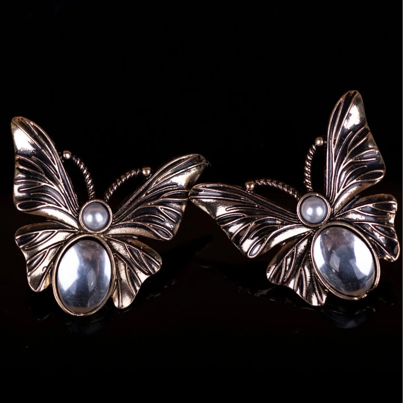 

2024 new retro exaggerated butterfly earrings original handmade design earrings fashion woman, free delivery