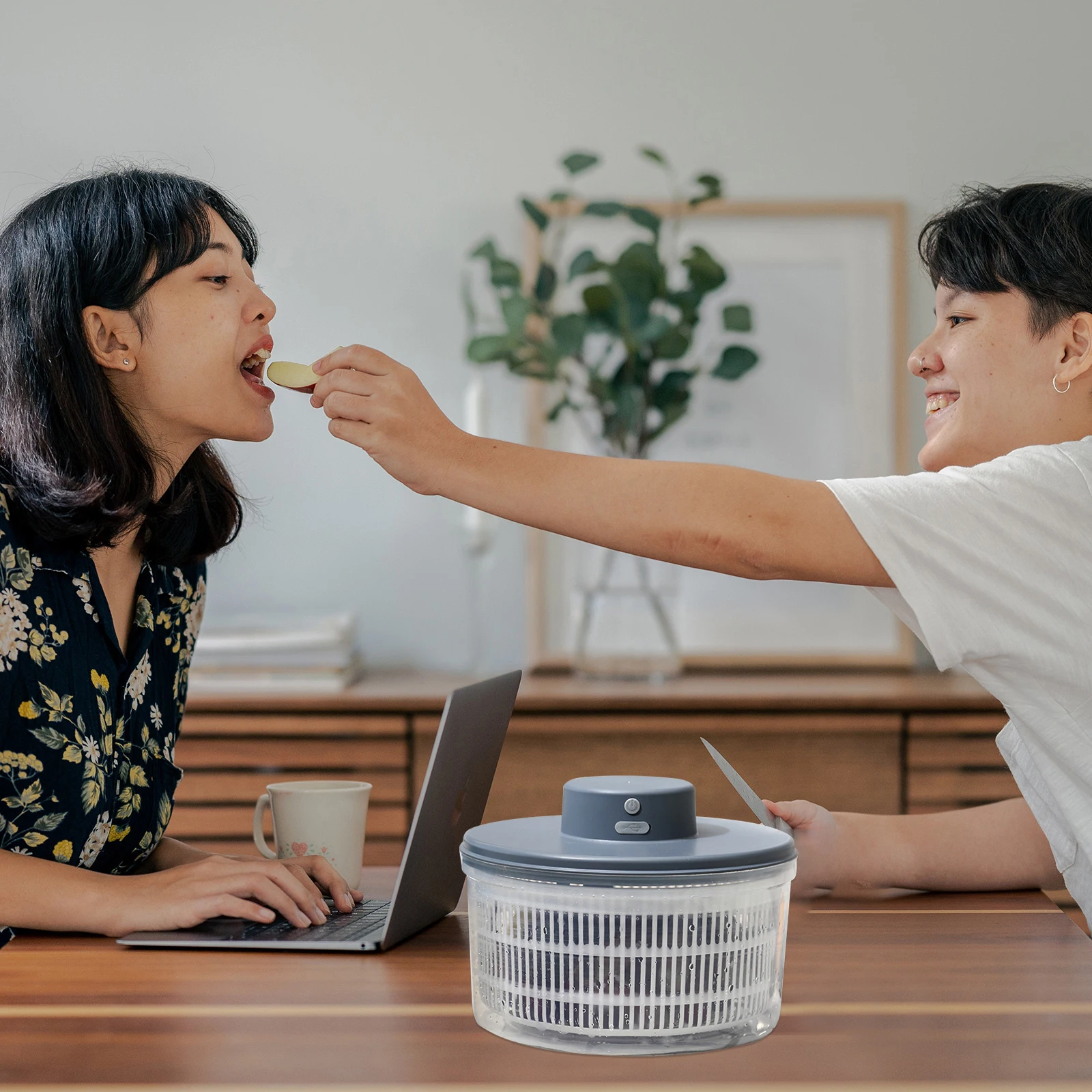 

1pc Electric Vegetable Dehydrator Salad Dryer Fruit Draining Basket Home Kitchen Seconds Draining Oil Splatter