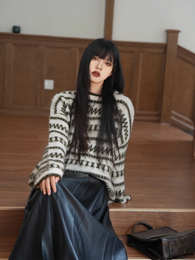 

Loose Fit Women's round Ne Sweater Striped Color Blo Autumn Winter New Sle Lazy Faion Knitted Top Dull Hair