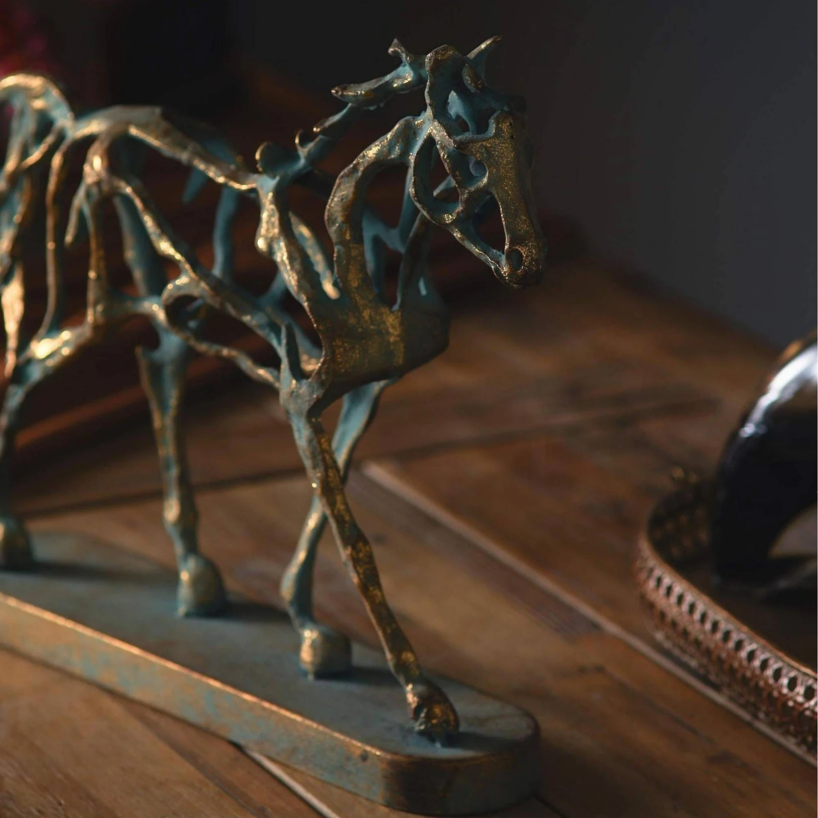 Metal Horse Decor Openwork Horse Statue Tabletop Ornament Artistic Rustic for Home Decorators, Entryway Table, Bookshelf