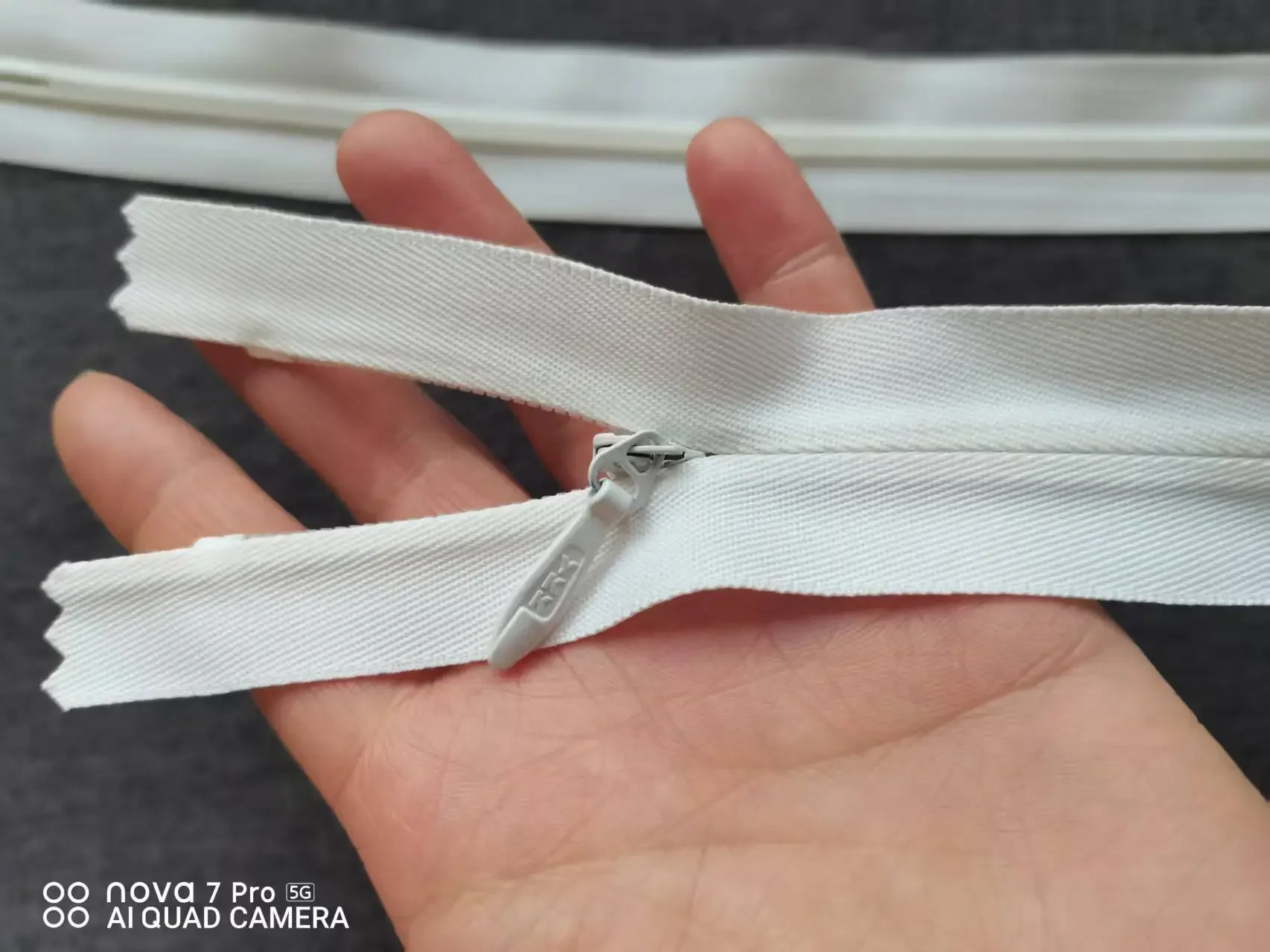 

YKK5 Invisible Zipper Water Droplet Head Thick Wedding, Evening Dress, Genuine Stock 12, 16, 18, 20.22, 24, 26, Inch 2 Pcs