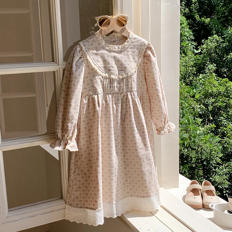 

Retro Artistic Style Pleated Lace Girls' Dress Spring Autumn Style Floral Long Sleeved Lace Sweet Children's Dress for Girls