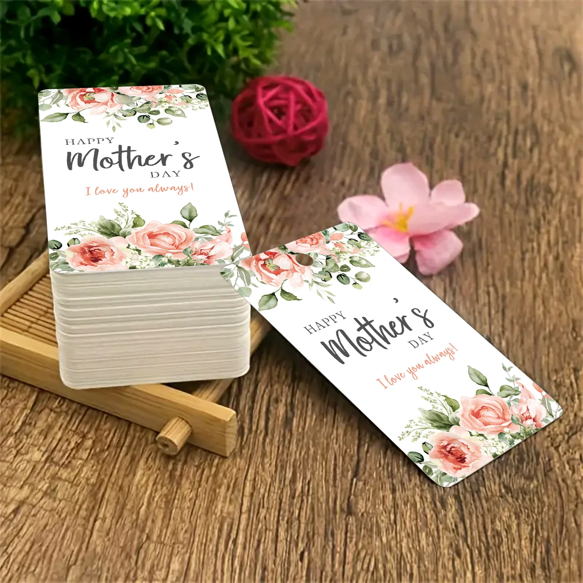50pcs Romantic Mother's Day Gift for Mom Perfect Hanging Wooden Signage Plaque Room Decorative Mural With Perforated Twine