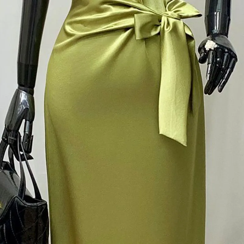 アボカドグリーン結び目ウエスト締め付けスリム女性ドレス 2025 新しい夏の韓国語バージョンアセテートサテン無地女性ドレス H539