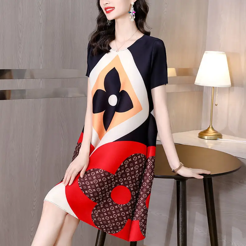 New fashion print age-reducing Miyake pleated mother summer dress, cover the belly, slimming, fashionable, large size