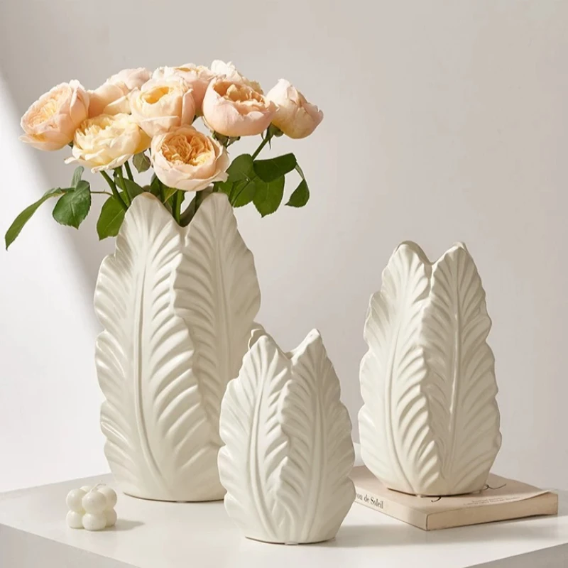 Cream Style Retro Ceramic Vase, Art Ornament, Elegant Vessel for Living Room, Fresh Flower Water Cultivation Floral Arrangement