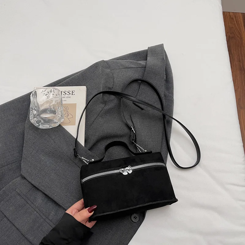 

Women Crossbody Bag Suede Fabric Solid Color Simple Fashion Large Capacity Temperament Texture Beauty Soft Comfortable Handbag