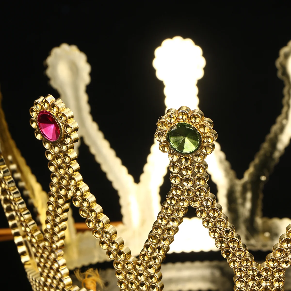 

Queen Crown Halloween Party Gold Finish Royal Medieval Crown for Costume Theater Prom Birthday Celebration Prop