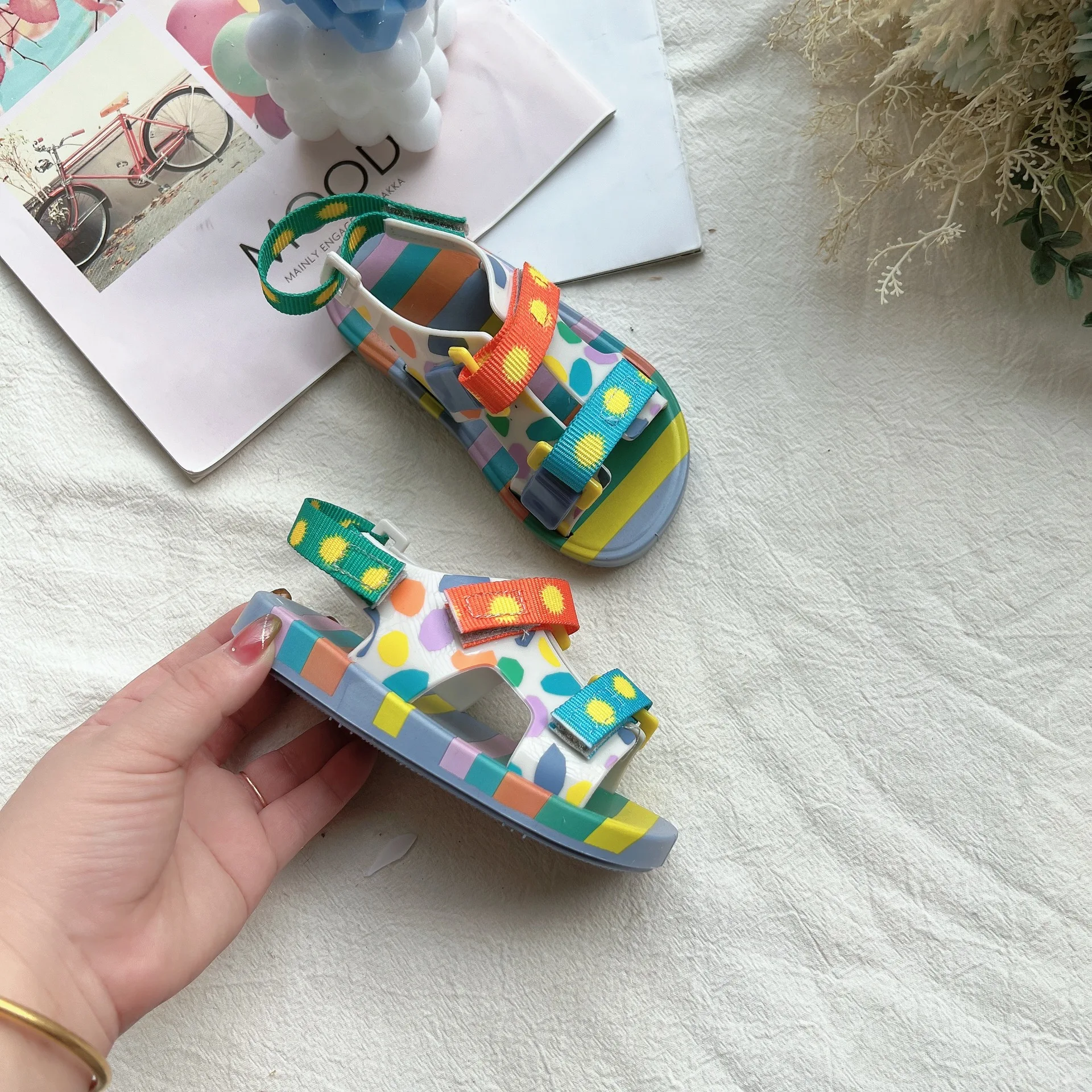 2023 Qunq Summer INS New Boys Girls Colored Drawing Fashion Breathable Lovely Jelly Beach Sandals Casual Sport Children Shoes