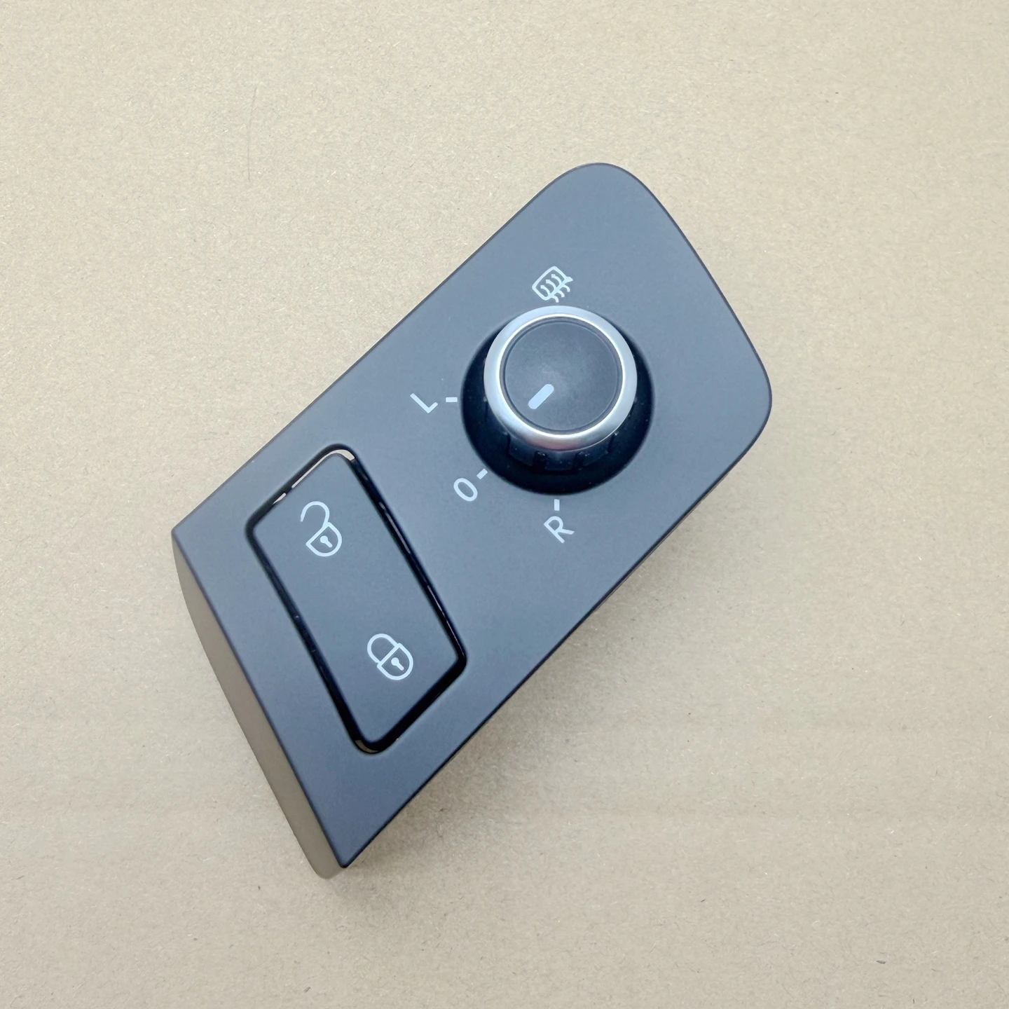Suitable for Volkswagen Touran reversing mirror adjustment switch, rearview mirror knob, door lock switch 1TD959552 A 1TD959552 4