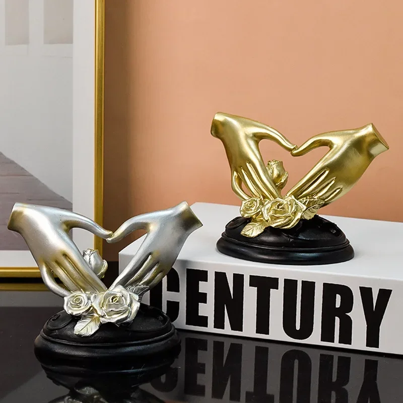 Nordic Sculpture Heart Shape Hands Resin Statue Abstract Couple Crafts Modern Figurines Home Table Decorative Art Sculpture