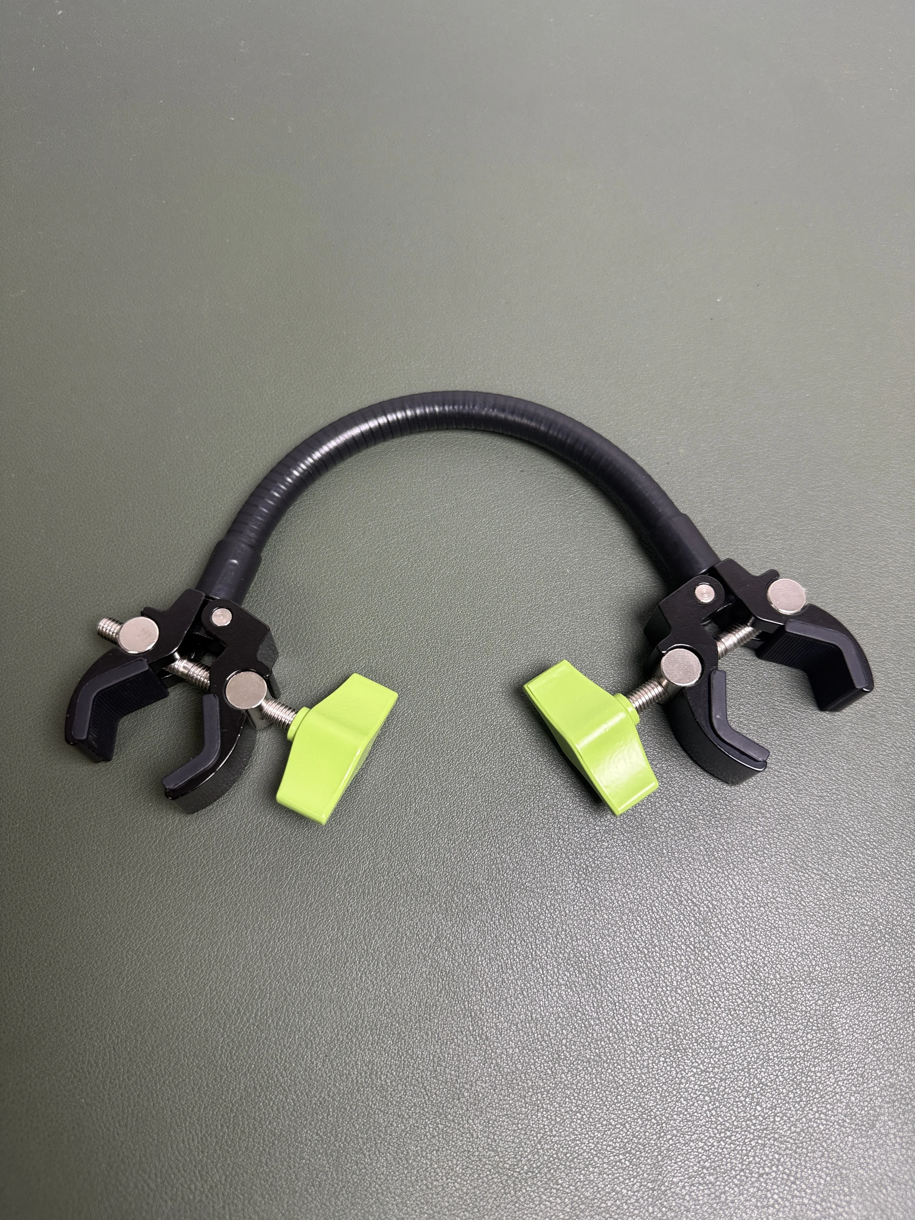 Universal Double Head Clamp 360 Movable Joint Fixed Support Stable Versatile Clamp for Mic Flashlight or Photo-Taking Props