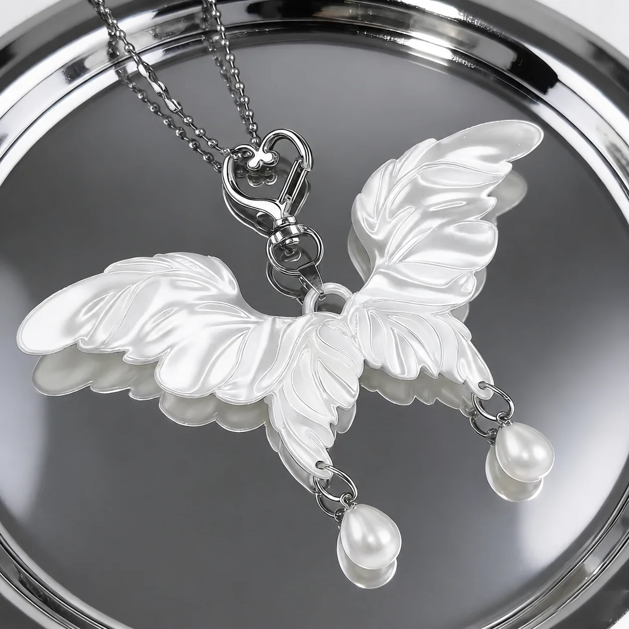 Y2K Butterfly Keychain Pendant for Women Trendy Angel Wing Resin Imitation Pearl Tassel Bag Charm for Backpack Bag Filler ﻿New