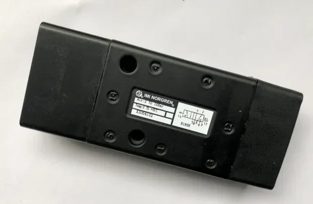 2026 X3029602 X3045922 X3046702 X3047202 X3064202 Norgren Shuttle Valve