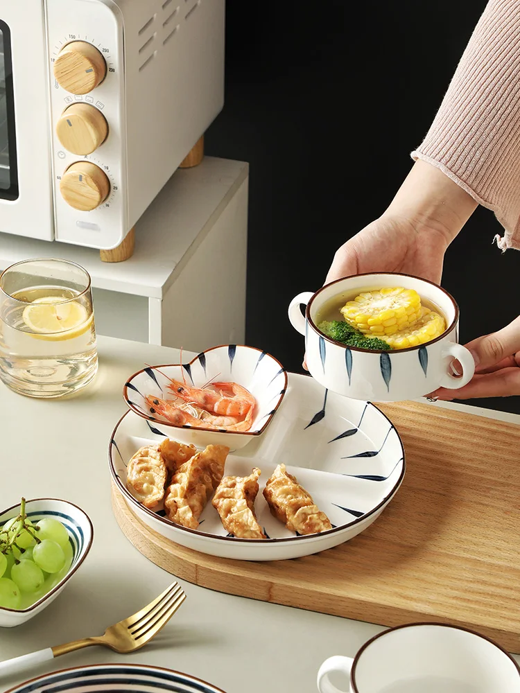 Japanese Ceramic Compartmentalized Plate Home Fruit Vegetable Dinner Plate Round Underglaze Separating Disc Tableware