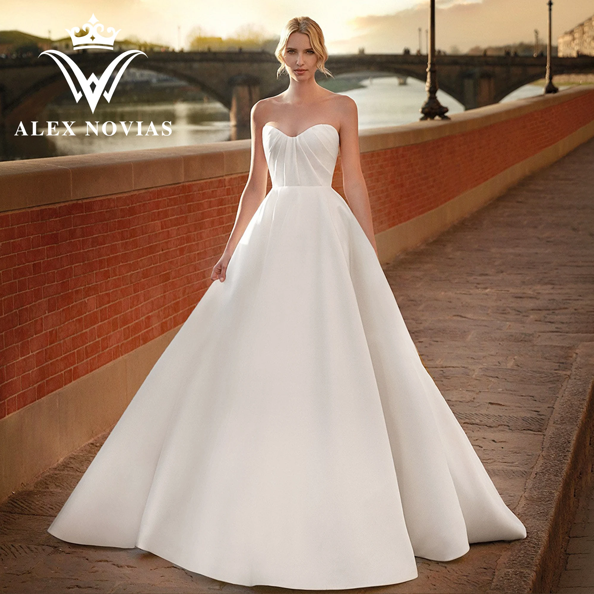 

ALEX NOVIAS A-Line Wedding Dress High Quality 2023Strapless Backless Ruched Satin Wedding Gown With Bow Vestidos Novias De Saten