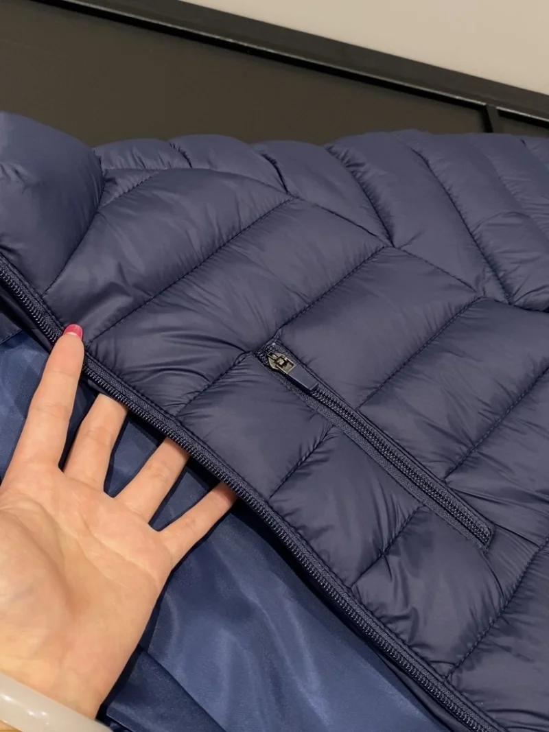 سترة قطنية للرجال مقاومة للماء ودافئة وخفيفة الوزن وقابلة للتنفس بياقة عالية، مناسبة للخريف والشتاء، بتصميم عصري وأنيق مع سحاب