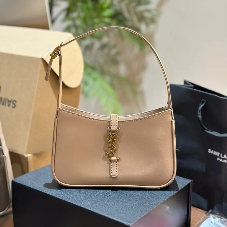Yves Saint Laurent Le 5 À 7 In Shiny Leather Hobo Shoulder Bag