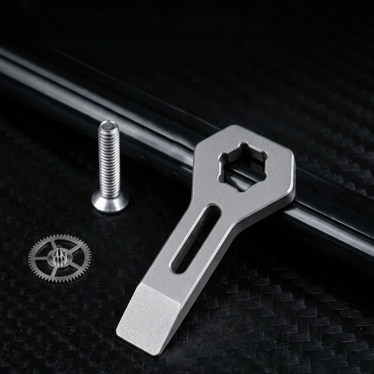 

Titanium Alloy Crowbar for Daily Commuting Lightweight Durable Hand Tool for Home Improvement And Maintenance