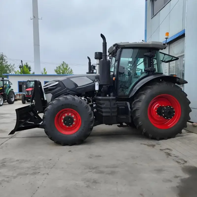 Trattori agricoli 4x4 per prato agricolo di fabbrica di trattori agricoli da 240 CV per la vendita in tutto il mondo Cockpit di lusso con aria condizionata