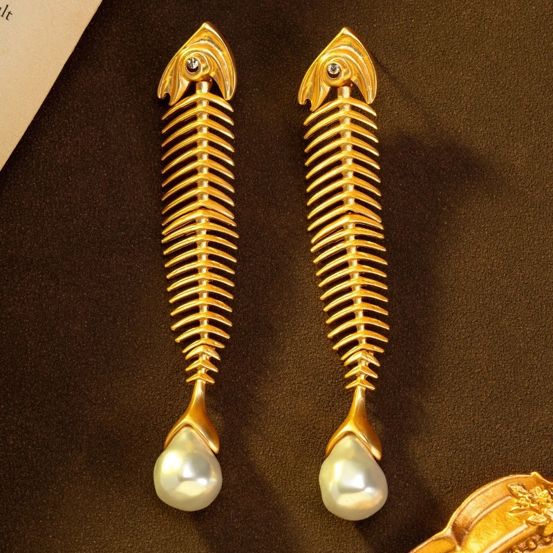 Vintage Gold Tone Fishbone Pearl Drop Earrings for Women Retro Ocean Style Dangle Earrings Fashion Jewelry Gift