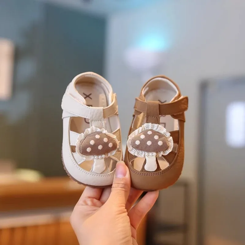 Baby-Flachschuhe mit runder Zehenpartie, Mädchen-Sandalen, ausgehöhlte, weiche Sohle, Sommer 2026 Neu, Kleinkinder-Laufschuhe, rutschfest, Freizeit – Detail 3