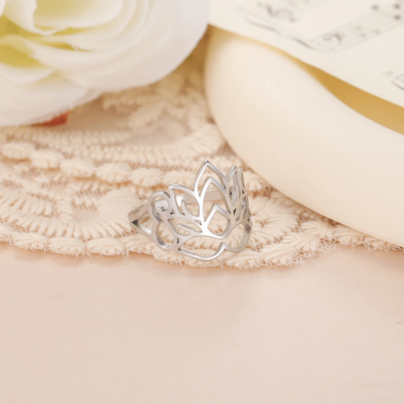 Skyrim Damen Lotusblüten-Ringe Edelstahl Fingerring Yoga Buddhismus Amulett Schmuck Valentinstagsgeschenk Großhandel – Detail 7