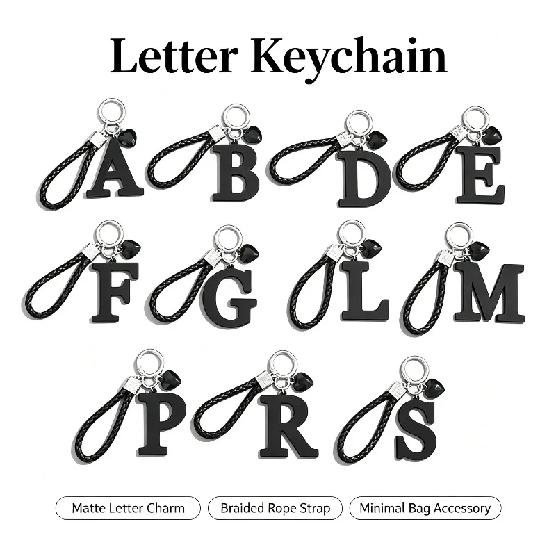 Keychains with English‑letter charms for bags and pendants, uppercase‑letter keychains, European and American‑style keychains
