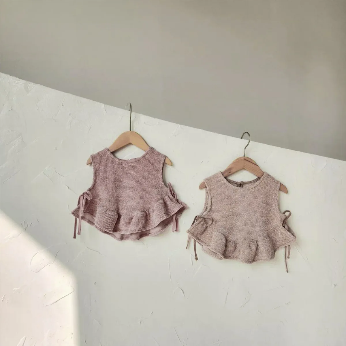 

2025 Autumn New Baby Knitted Sweater Vest Cute Infant Girl Ruffle Lace Up Vest Toddler Solid Sleeveless Coat Cotton Baby Clothes