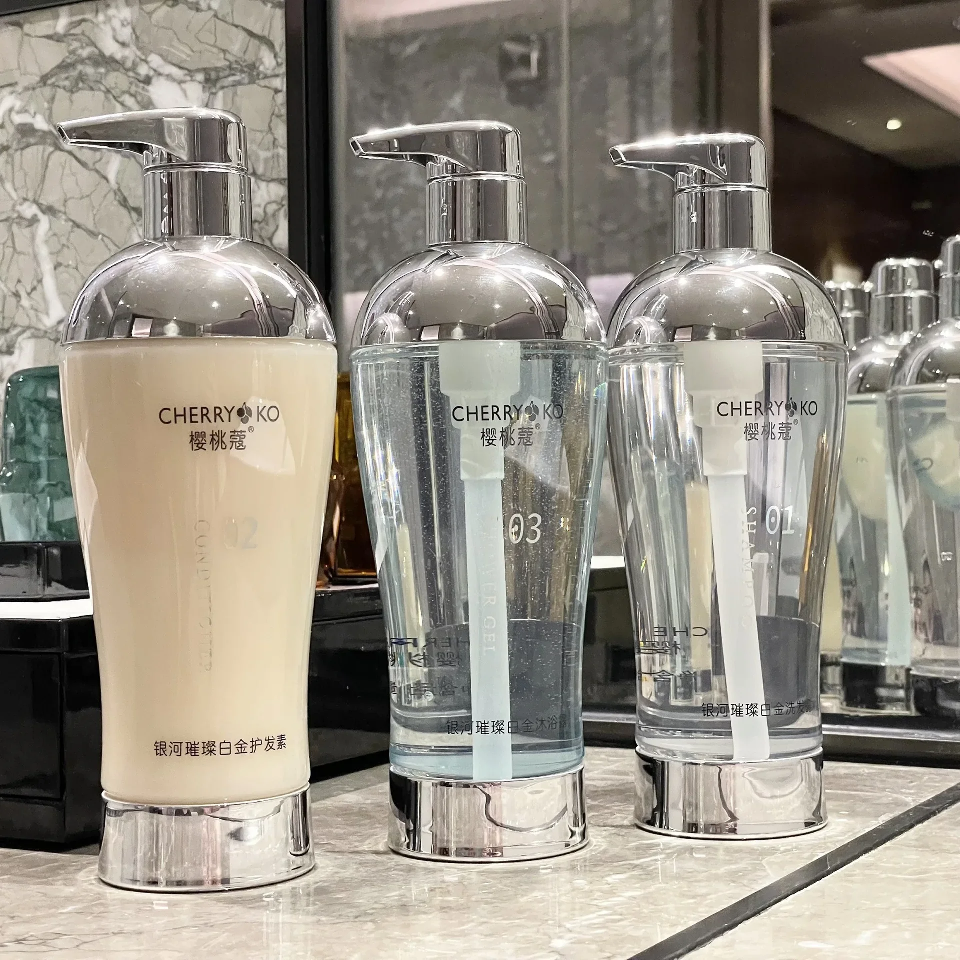 Glimmering Galaxy Shower Gel P - Perfume Fragrance Shampoo recensione e prezzo